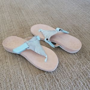 Vionic Wanda T-Strap Sandal Embossed Snaked Sandals in Seafoam, Size 7.5